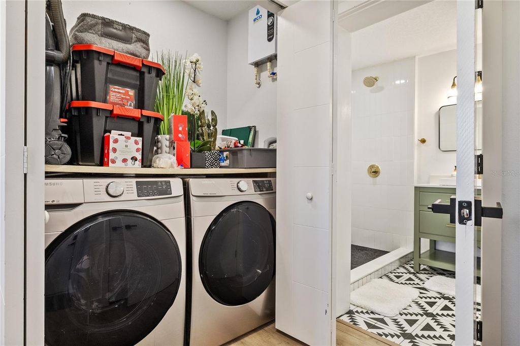 Image 26 of property listing at 4006 W STATE STREET, Tampa, FL 33609