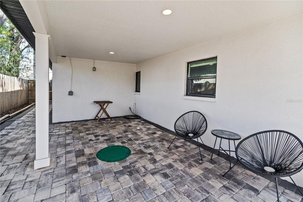Image 30 of property listing at 4006 W STATE STREET, Tampa, FL 33609