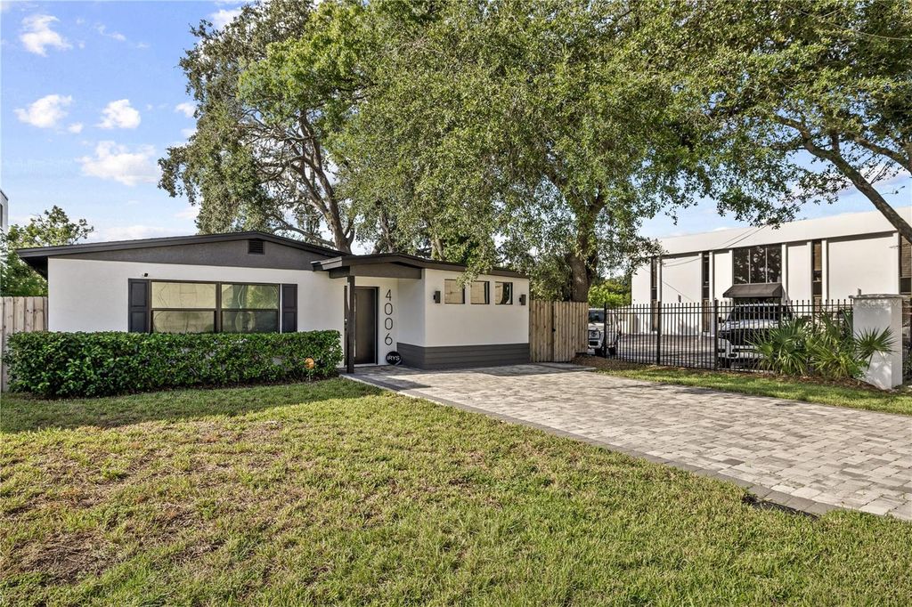Image 32 of property listing at 4006 W STATE STREET, Tampa, FL 33609