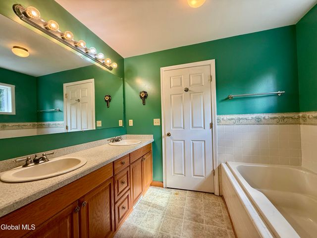 9 Cherry Tree Lane, Kingsbury, NY 12839