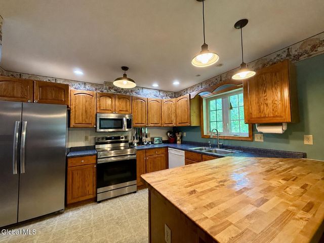 9 Cherry Tree Lane, Kingsbury, NY 12839