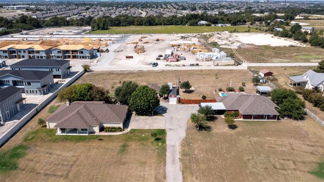 8010 County Road 110 RD, Round Rock, TX 78665