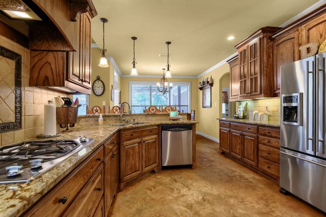 710 Us-82, Bells, TX 75414