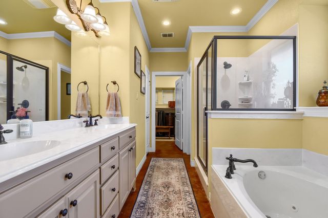 710 Us-82, Bells, TX 75414