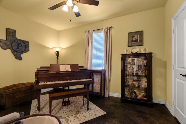 710 Us-82, Bells, TX 75414