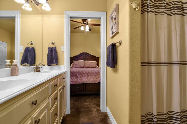 710 Us-82, Bells, TX 75414