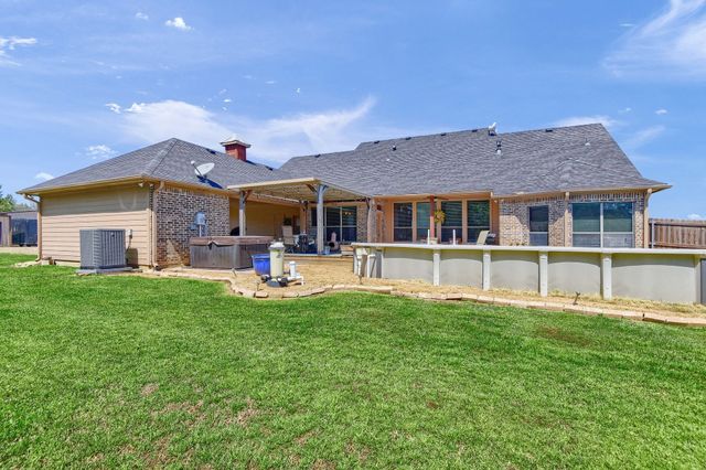 710 Us-82, Bells, TX 75414