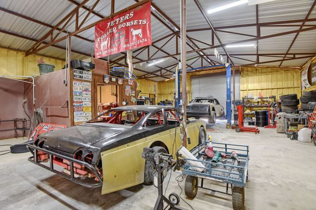 710 Us-82, Bells, TX 75414