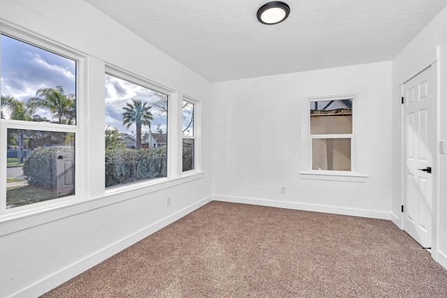 4323 E Iowa, Fresno, CA 93702