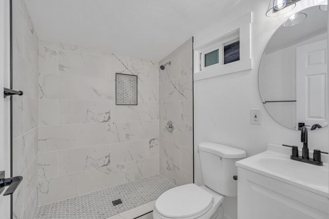 4323 E Iowa, Fresno, CA 93702