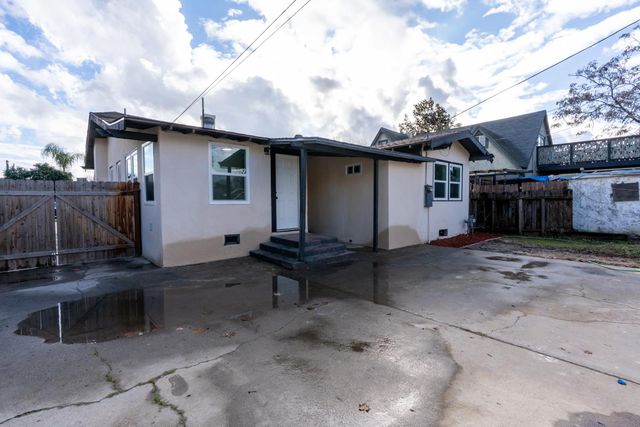 4323 E Iowa, Fresno, CA 93702