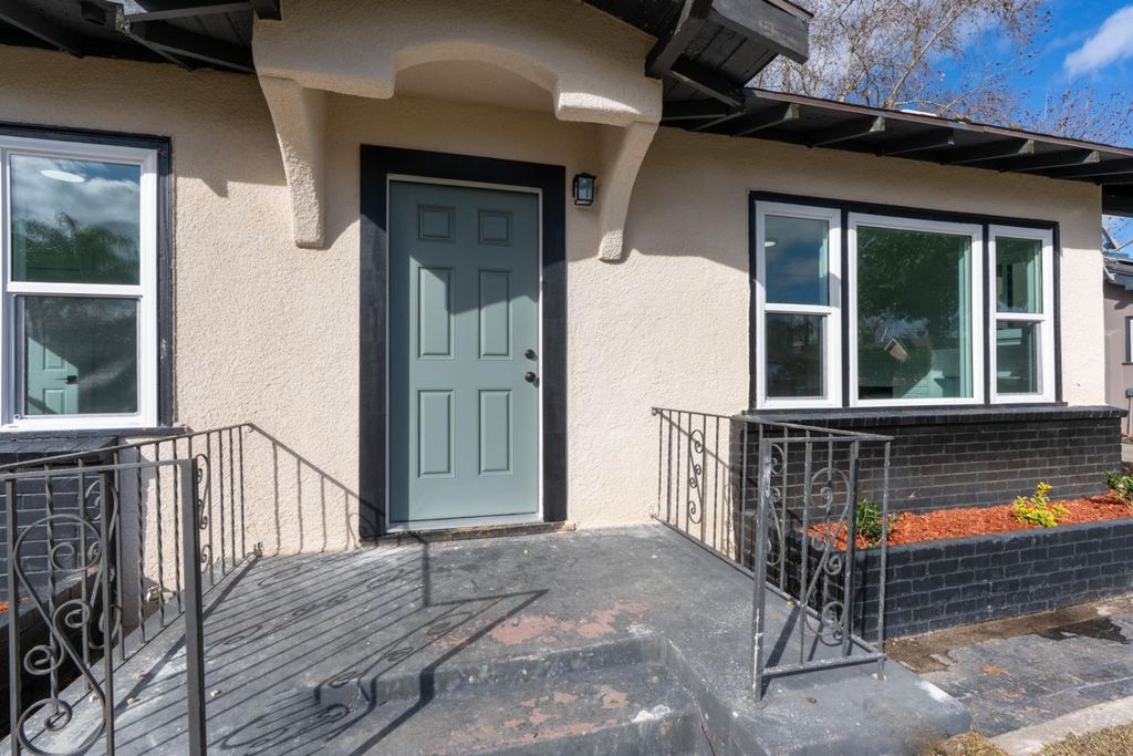 Image 3 of property listing at 4323 E Iowa, Fresno, CA 93702