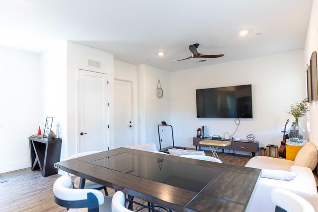 1104 Bloom Avenue, Clovis, CA 93619