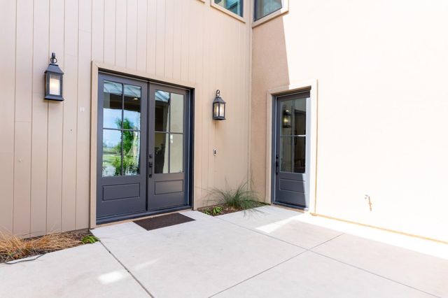 1104 Bloom Avenue, Clovis, CA 93619