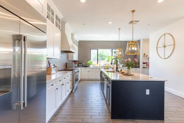 1104 Bloom Avenue, Clovis, CA 93619