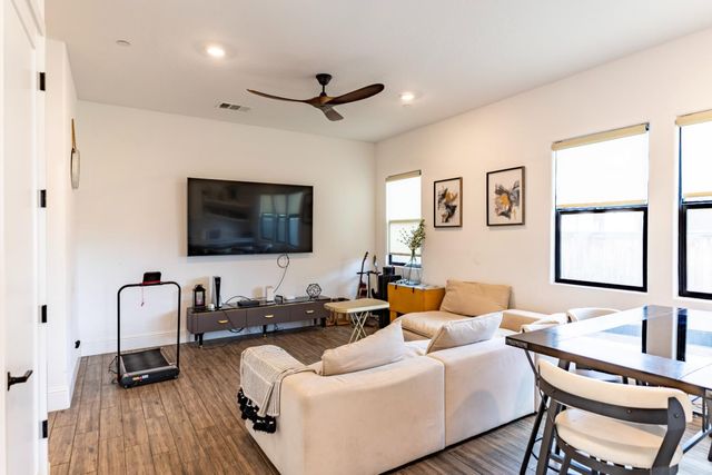1104 Bloom Avenue, Clovis, CA 93619