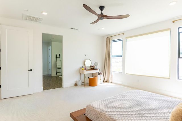 1104 Bloom Avenue, Clovis, CA 93619