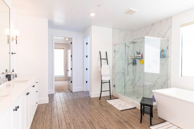 1104 Bloom Avenue, Clovis, CA 93619