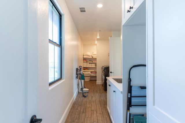 1104 Bloom Avenue, Clovis, CA 93619