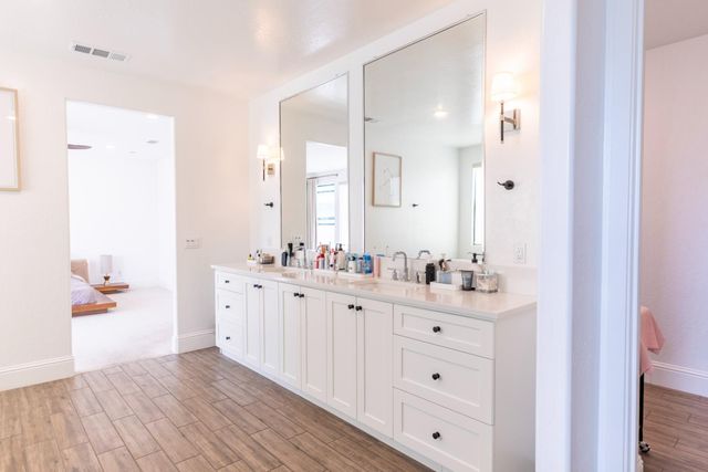 1104 Bloom Avenue, Clovis, CA 93619
