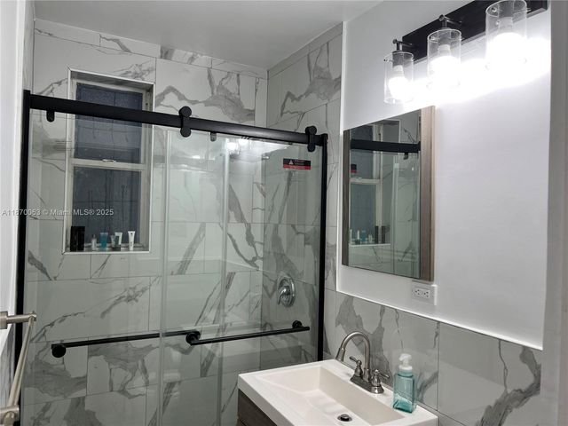 3710 Collins Ave N-103, Miami Beach, FL 33140