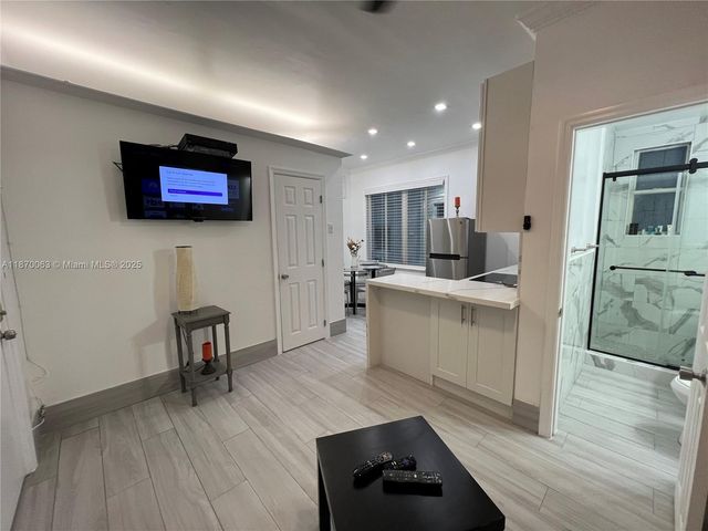 3710 Collins Ave N-103, Miami Beach, FL 33140