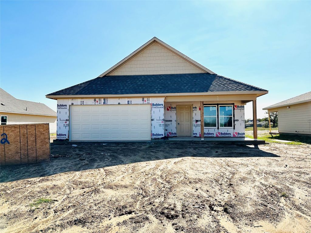 612 Crockett Drive, Cleburne, TX 76033