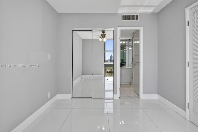 20379 W Country Club Dr 2234, Aventura, FL 33180