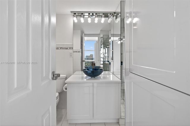 20379 W Country Club Dr 2234, Aventura, FL 33180