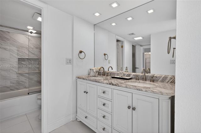 20379 W Country Club Dr 2234, Aventura, FL 33180