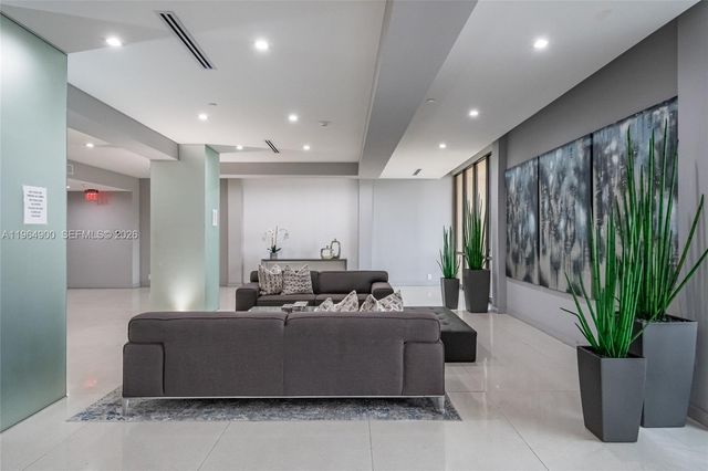 20379 W Country Club Dr 2234, Aventura, FL 33180