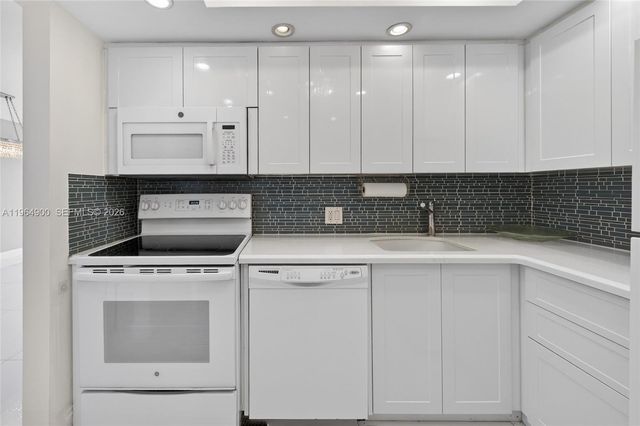 20379 W Country Club Dr 2234, Aventura, FL 33180