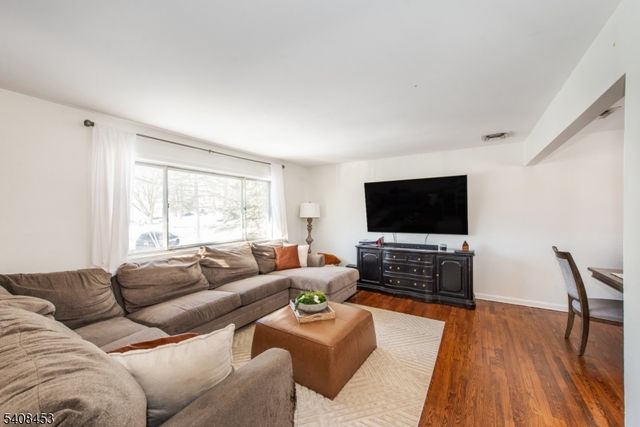 176 Harrison Rd, Parsippany-troy Hills Twp., NJ 07054