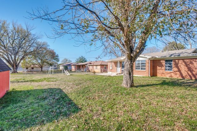 1406 Vine Street, Bridgeport, TX 76426