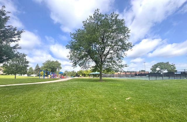 300 S Roselle Road 309, Schaumburg, IL 60193