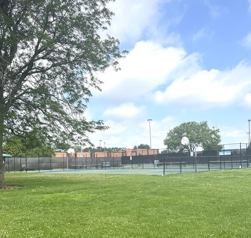 300 S Roselle Road 309, Schaumburg, IL 60193