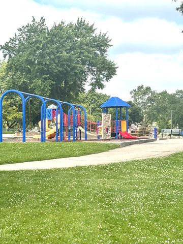 300 S Roselle Road 309, Schaumburg, IL 60193