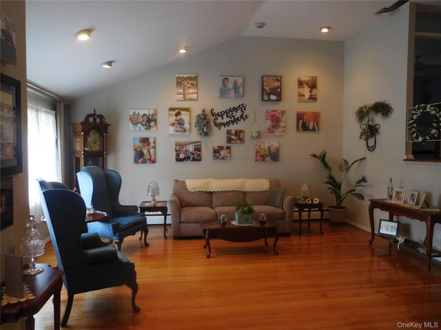 1396 Van Nostrand Place, North Merrick, NY 11566
