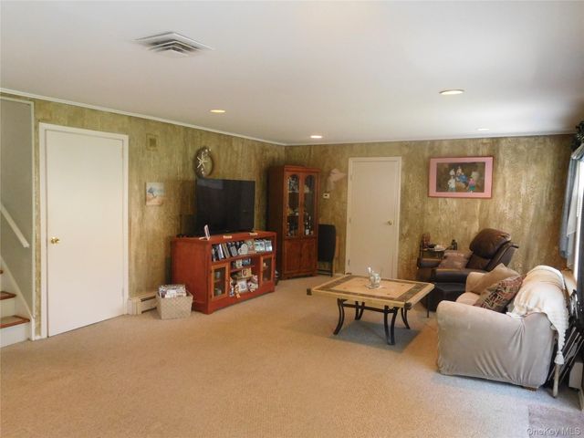 1396 Van Nostrand Place, North Merrick, NY 11566