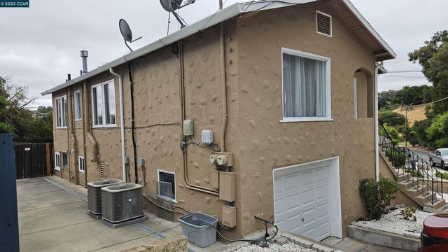 655 Garretson Ave, Rodeo, CA 94572