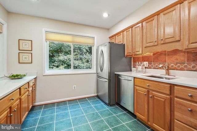 2130 GLENCOURSE LN, Reston, VA 20191