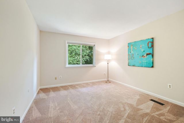 2130 GLENCOURSE LN, Reston, VA 20191