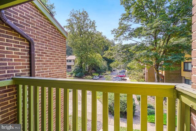 2130 GLENCOURSE LN, Reston, VA 20191