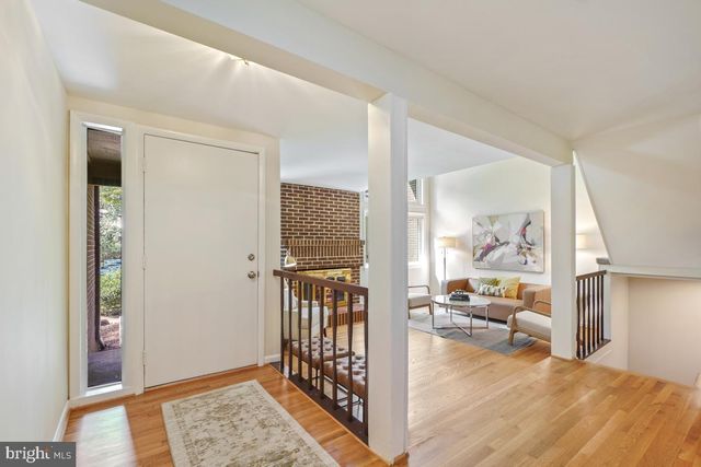 2130 GLENCOURSE LN, Reston, VA 20191