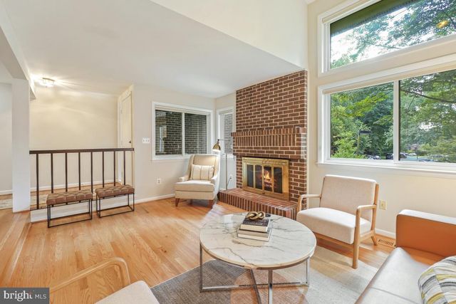 2130 GLENCOURSE LN, Reston, VA 20191