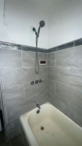 15375 Asbury Park, Detroit, MI 48227
