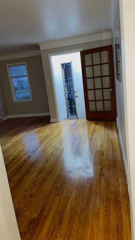 15375 Asbury Park, Detroit, MI 48227