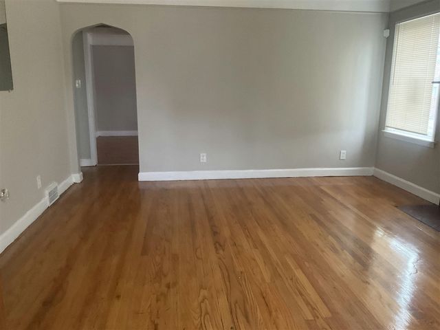 15375 Asbury Park, Detroit, MI 48227