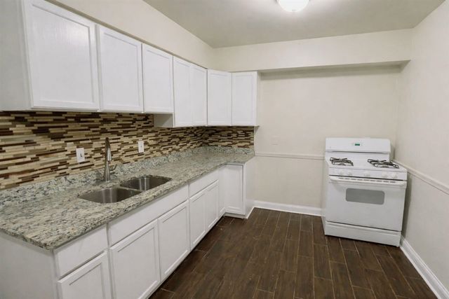 15375 Asbury Park, Detroit, MI 48227