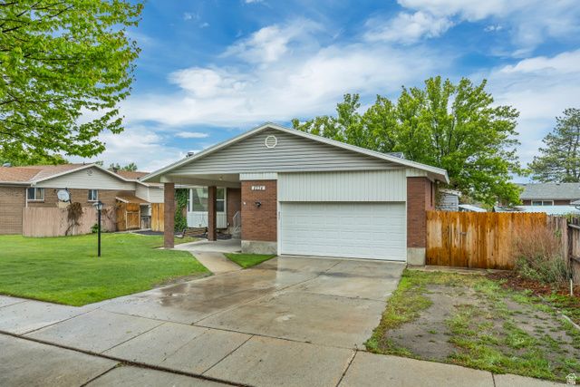 8234 S GRAMBLING WAY, Sandy, UT 84094